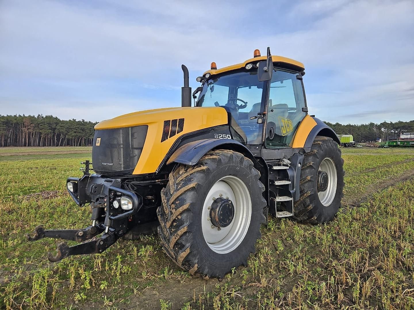 8129245_55133031.jpg Tracteur JCB Fastrac 8250 – Image 1