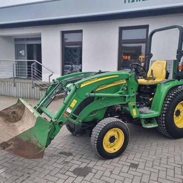 Tracteur John Deere 3320
