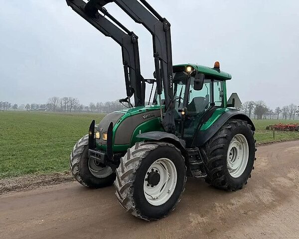 Tracteur Valtra C110 avec chargeur frontal