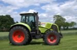 Tracteur Claas Axion 820 – Image 3
