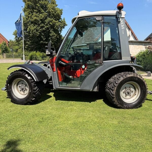 Tracteur Aebi Schmidt TT280