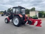Tracteur Bélarus MTS 820 + FL + Charrue à betteraves 3 socs